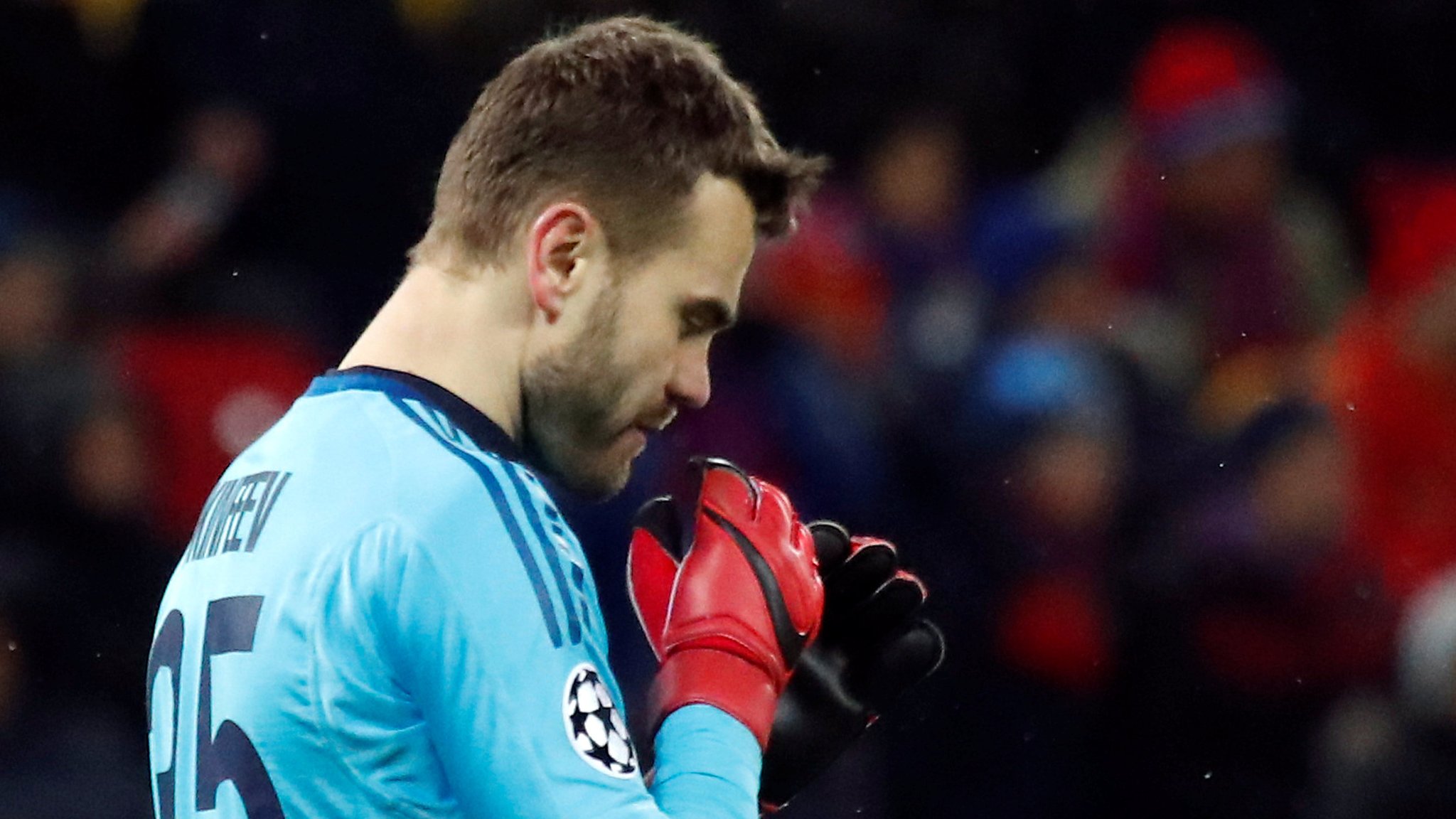 Eleven years & 43 games... Akinfeev finally keeps Champions League clean sheet