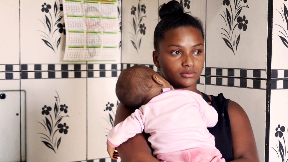 Demência na infância: 'Meus três filhos receberam diagnóstico terminal' -  BBC News Brasil