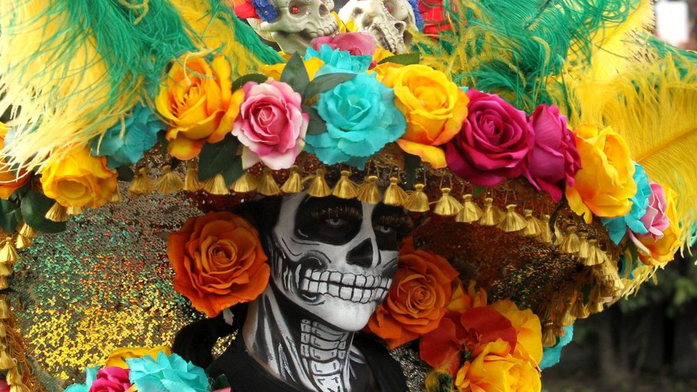 En fotos el espectacular desfile del Día de Muertos en México