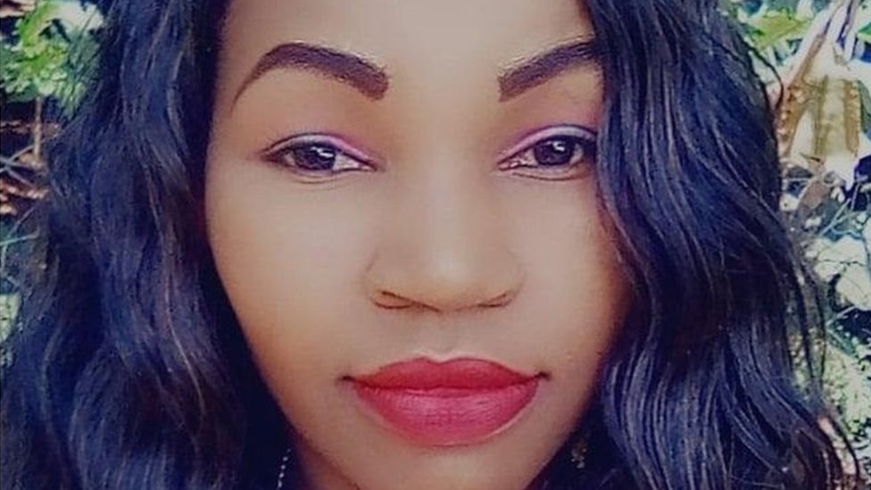 Mast odamlar uxlab yotganida sikishayotgani aks etgan video Porno hikoya gips