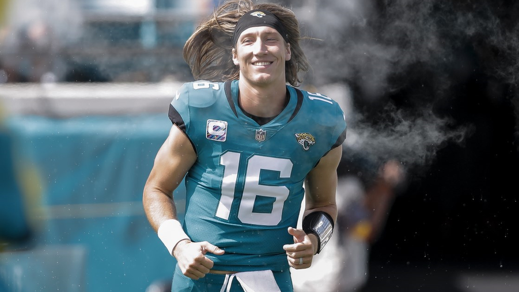 NFL London: Jacksonville Jaguars beat Miami Dolphins 23-20 in thriller -  BBC Sport