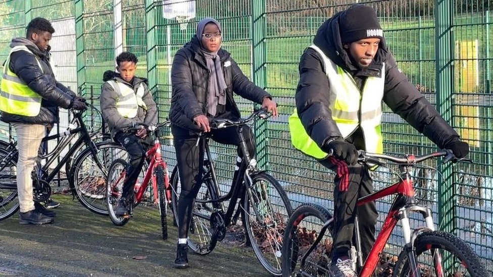 Youth group uses cycling to inspire climate chats