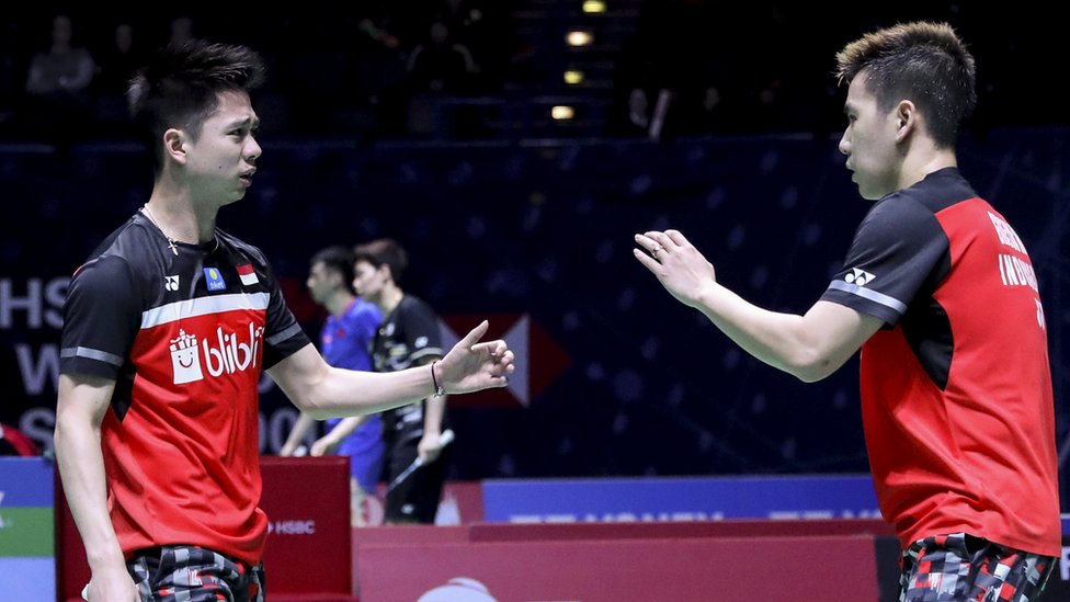 Eng katta olomonning ogziga porno piss