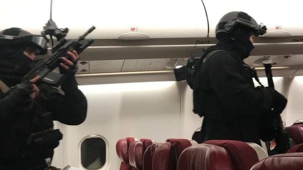 Malaysia Airlines plane threat foiled by 'heroes', witness says
