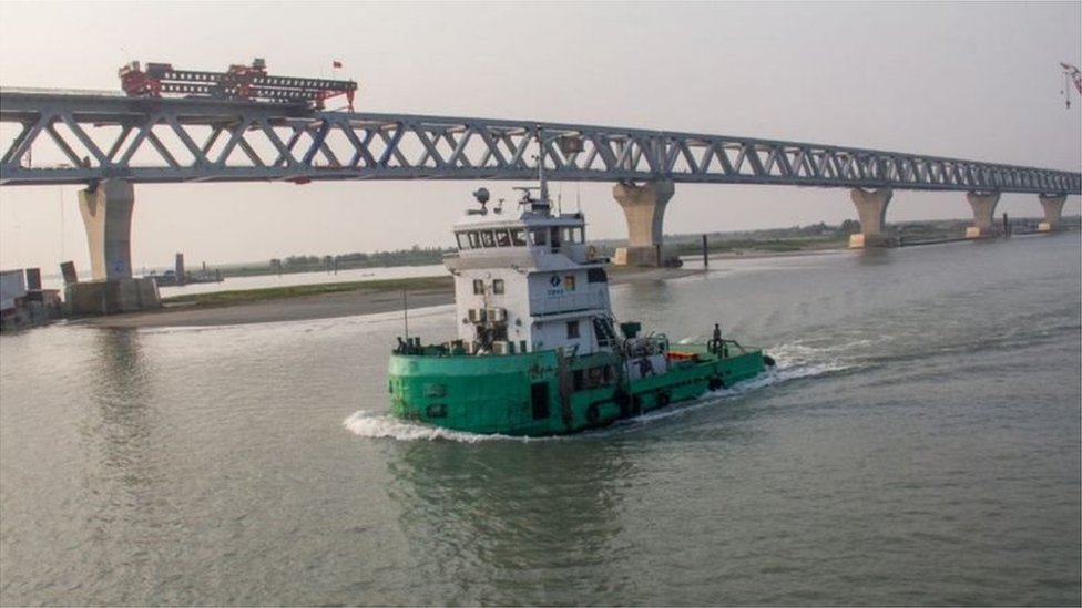 Seks negtsr balshoy chilenam Trachtsyt jenshini 55 yoshli ayollar porno video