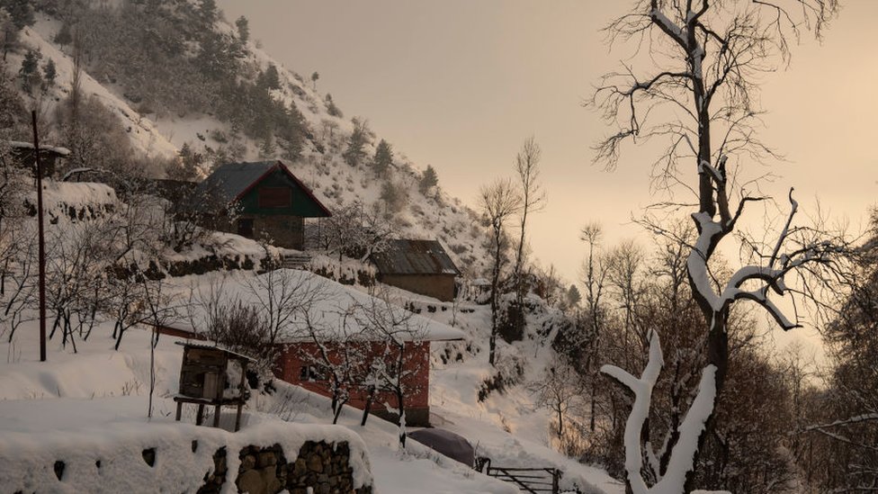 Heavy snow disrupts life in India's Himalayan states