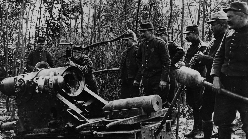 Después, la I Guerra Mundial provocó un éxodo de hombres, lo que habría motivado a la relatora a escribir su historia. Soldados franceses durante la I Guerra Mundial