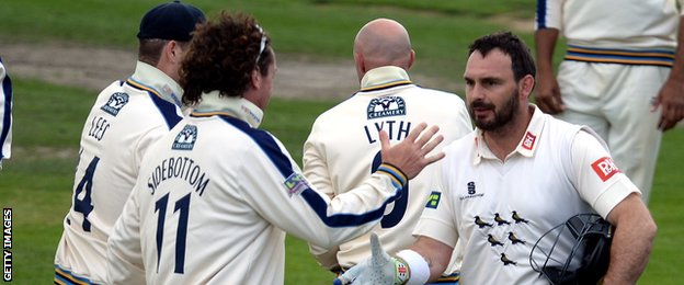 Ryan Sidebottom and Michael Yardy