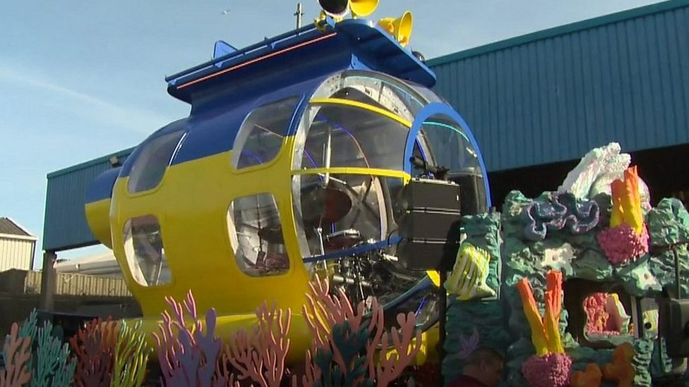 Submarine parade gets Eurovision party started