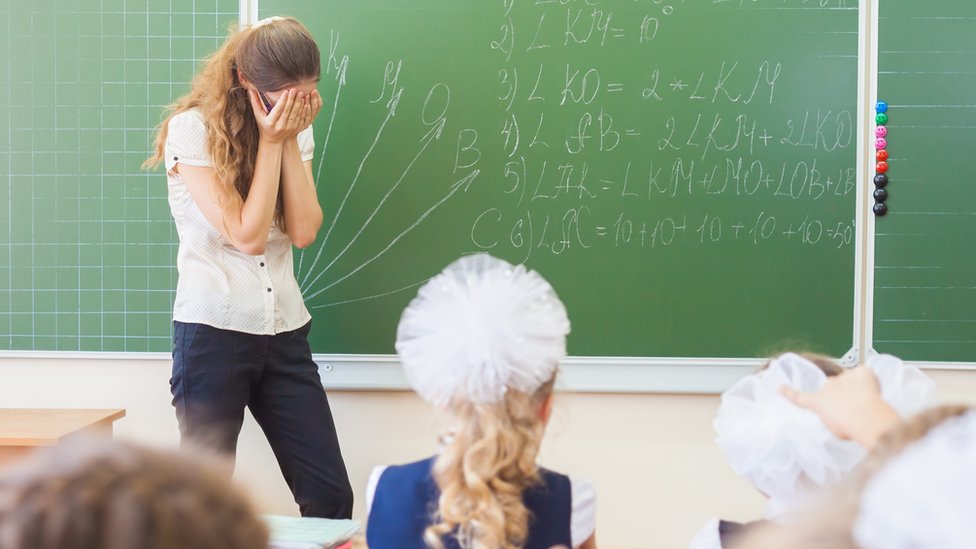 Teachers face weekly violence from pupils, says survey
