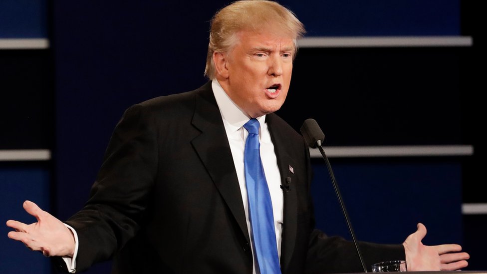 Presidential debate: Trump criticises moderator Lester Holt
