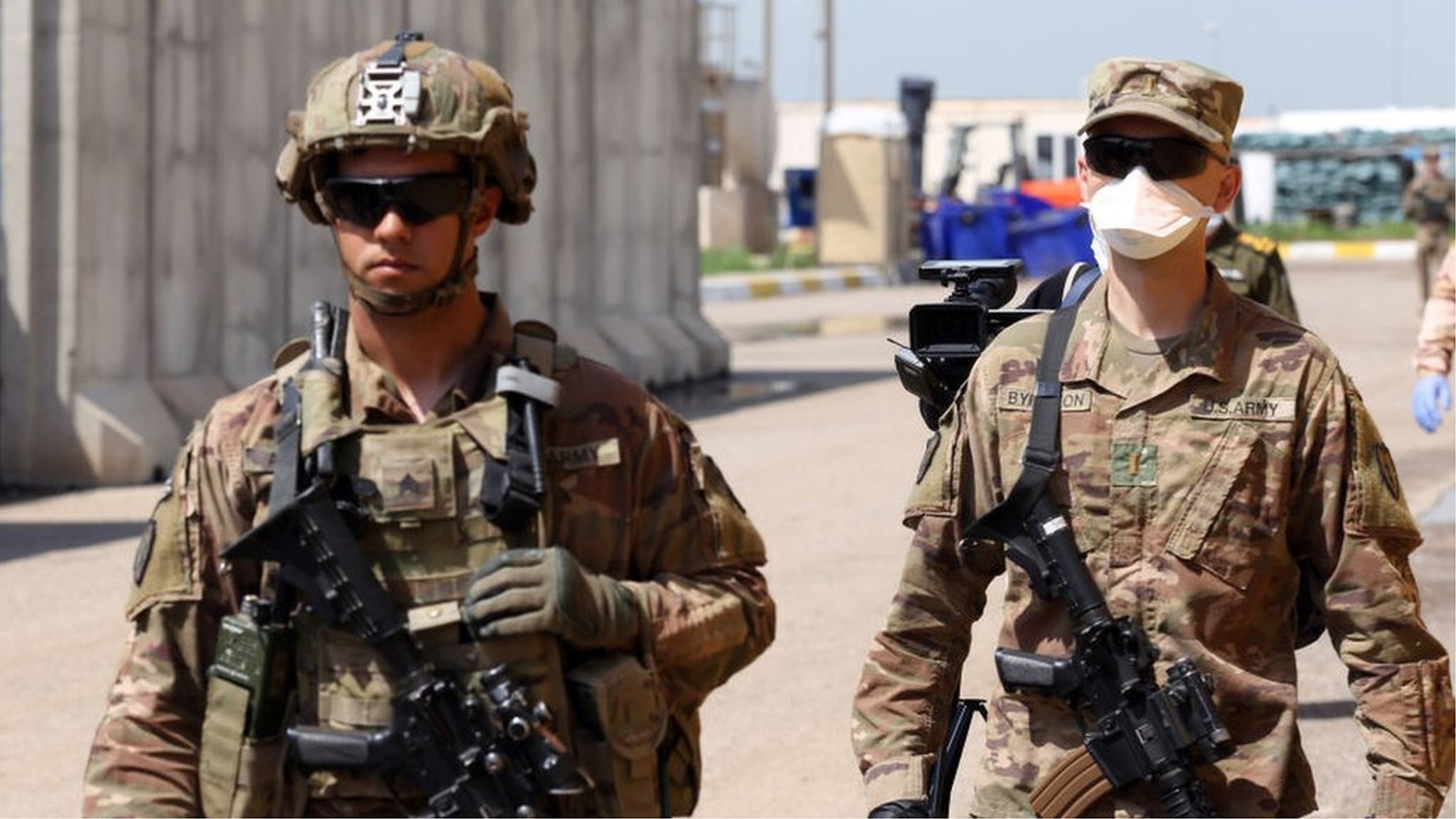 米軍　イラク　作戦任務　完了　記念　グラス