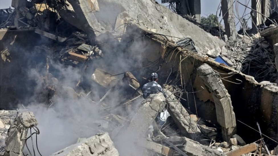 Yetuk ayol bilan anal jinsiy aloqa