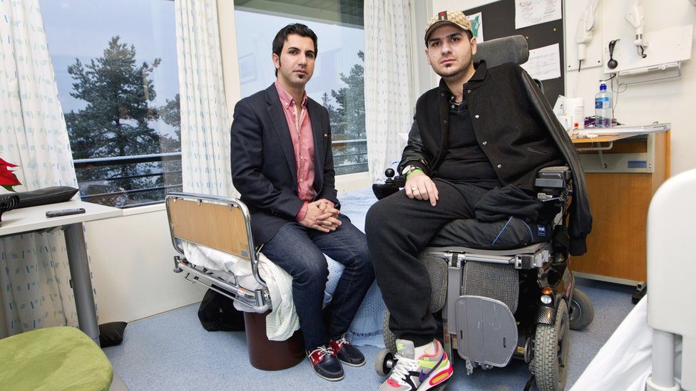 Dos hombres en un hospital de Noruega