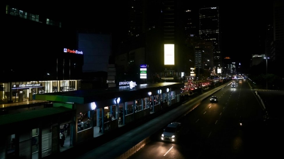 Earth Hour: Ketika kegelapan melanda Jakarta dan sejumlah tempat di dunia