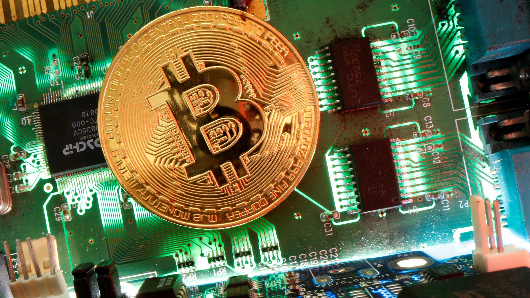 Hackers in £800K Bitcoin ransom note to Kent PPE firm - BBC News