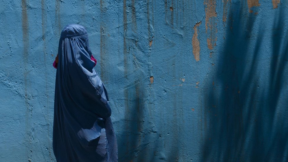 Turli pornografik qizlarning fotosuratlari