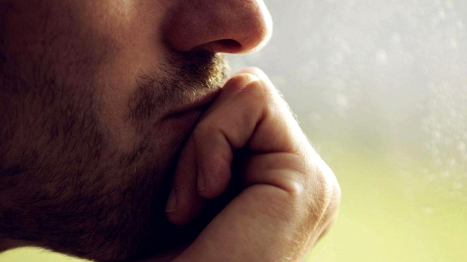 7 изменений в поведении мужчины, кричащих о том, что он по уши влюблён