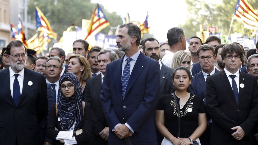شارك في التظاهرة ملك إسبانيا فيليبي السادس ليكون أول ملك ينضم إلى تظاهرة منذ إعادة النظام الملكي في إسبانيا في سبعينيات القرن الماضي.