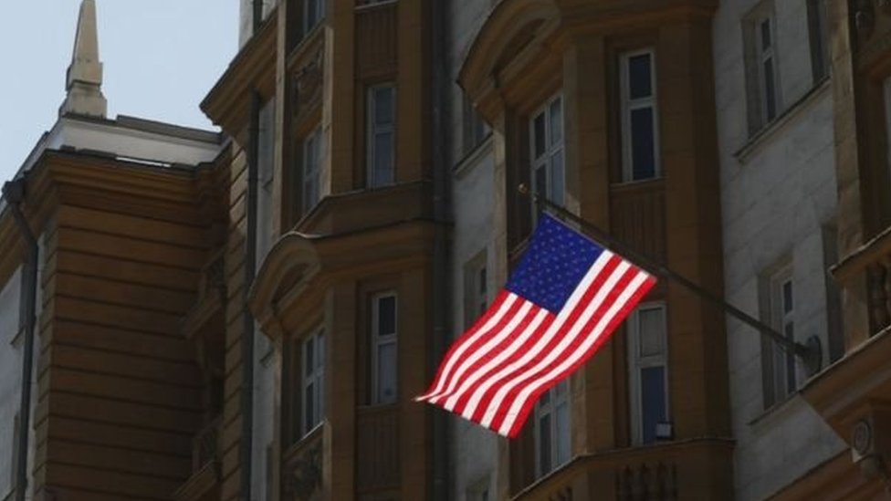 أمر بوتين بتخفيض عدد موظفي السفارة الأمريكية في موسكو بشكل كبير