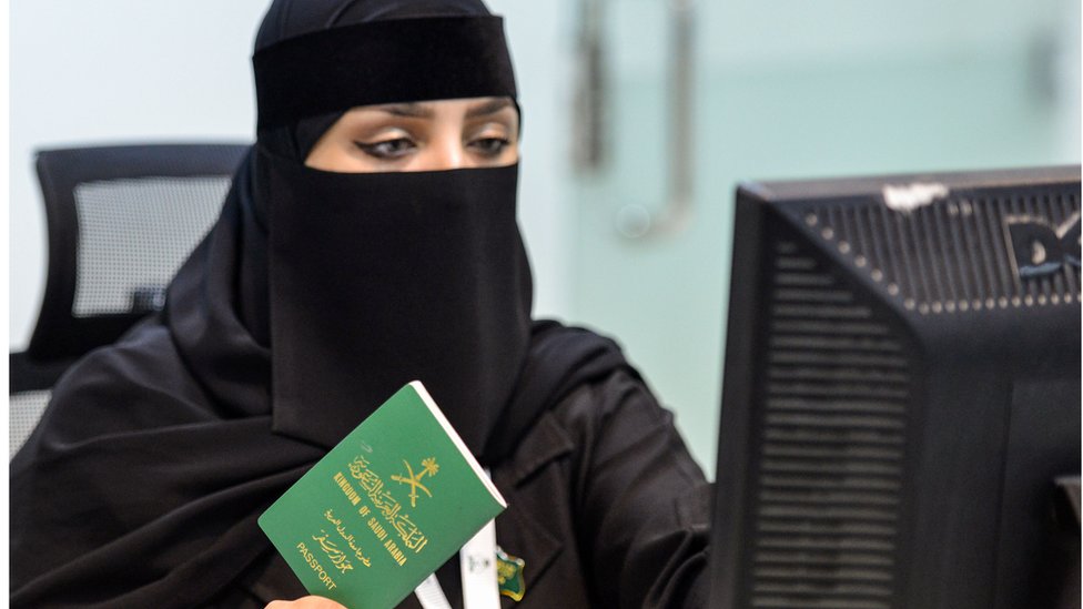 Tabiatda anal peeing porno videolarni tomosha qiling. Qizil sochli porno trans rasmlar