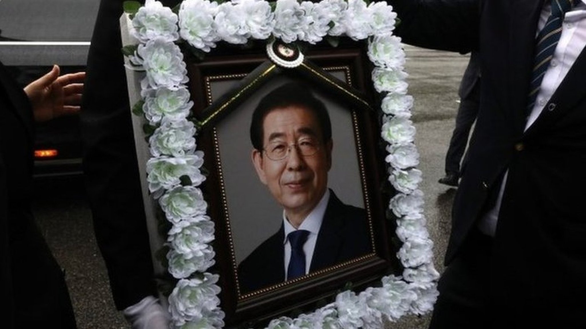 故ソウル市長から4年間セクハラ受けたと主張 告別式の日に元秘書側が