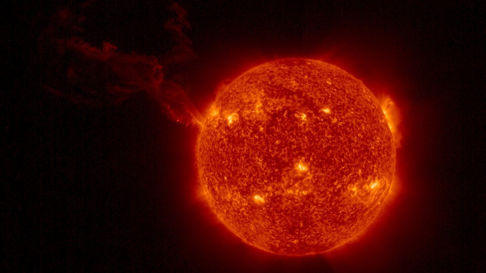 La espectacular imagen de la mayor erupción solar jamás observada - BBC  News Mundo