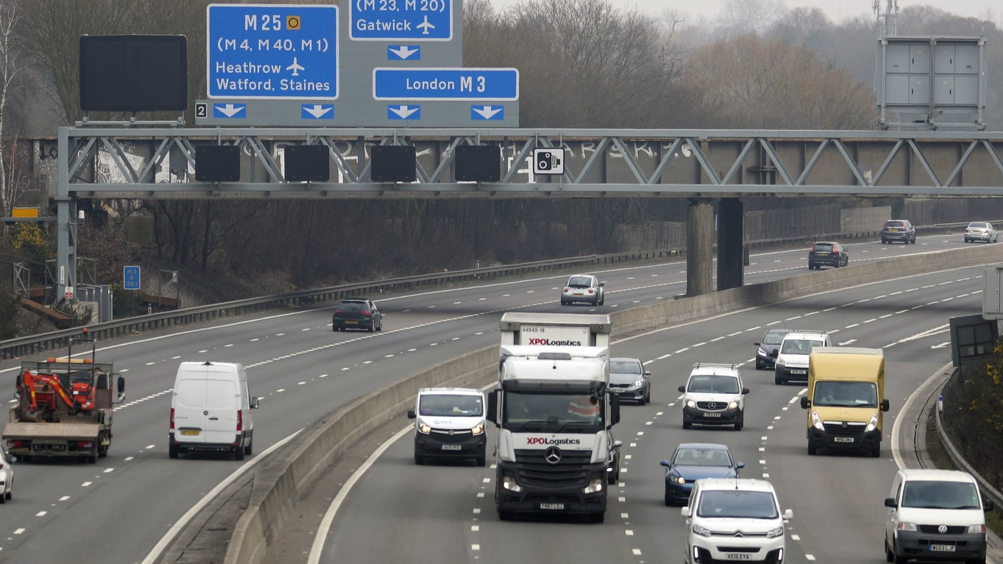 Plans for building new smart motorways scrapped