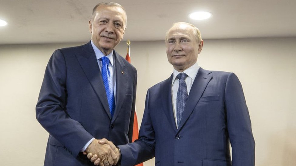 Bitta lezbiyan yalaydi