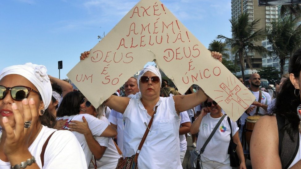 Especialista afirma que incentivo ao ódio religioso é projeto