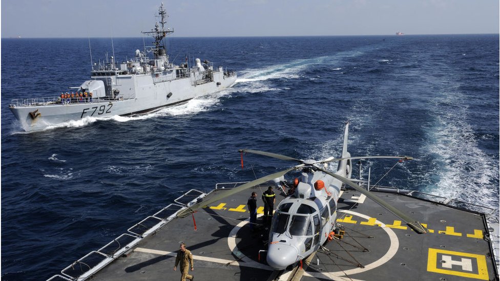 Xotinimni tort oyoqqa qoyib sikishdi