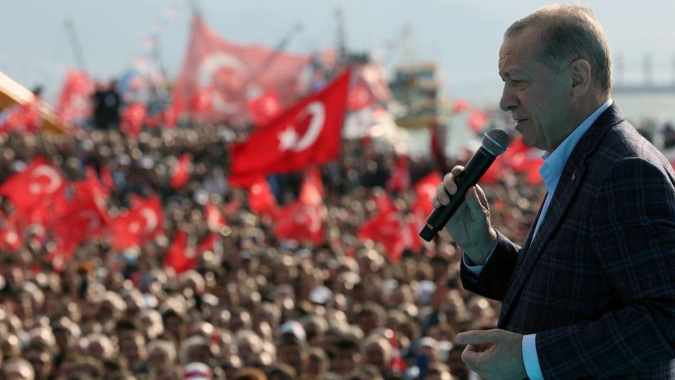 Erdogan back on campaign trail after illness