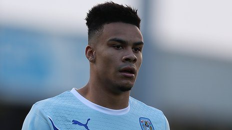 Willis signs contract extension