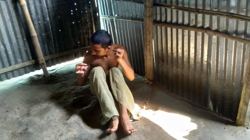 qizil sochli qin yaqindan