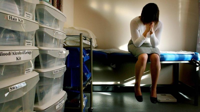 Transseksual porno filmlarni onlayn tomosha qiling Dik va toplarni halqalar bilan mahkamlash