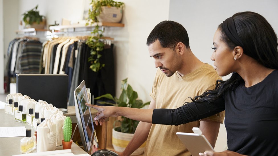 'Most' internships unpaid in retailing and the arts
