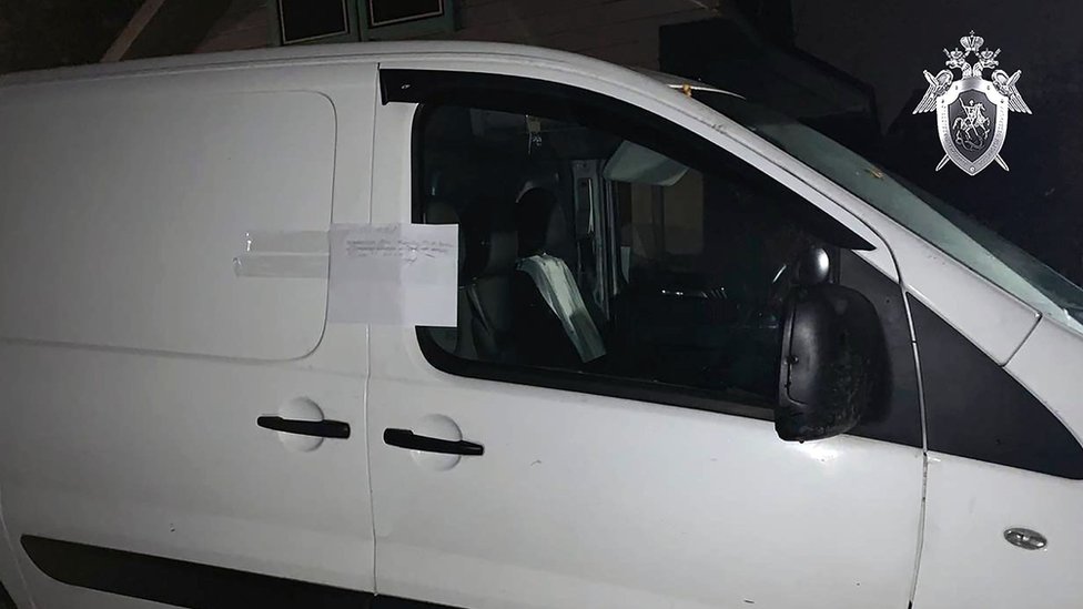 Екі жұмысшы бұрынғы бастығын оның еркіне қарсы былғаған