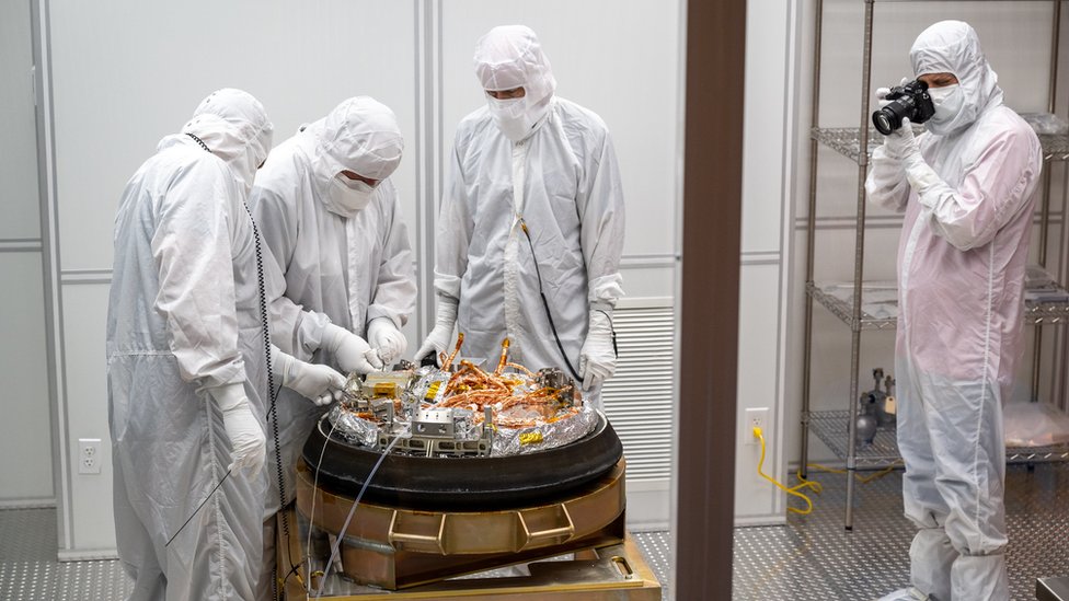 NASA、小惑星のサンプル入りカプセルを回収 「驚異的な成果