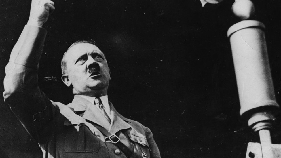 De Hitler à QAnon, comment ils ont été trahis par leurs écrits
