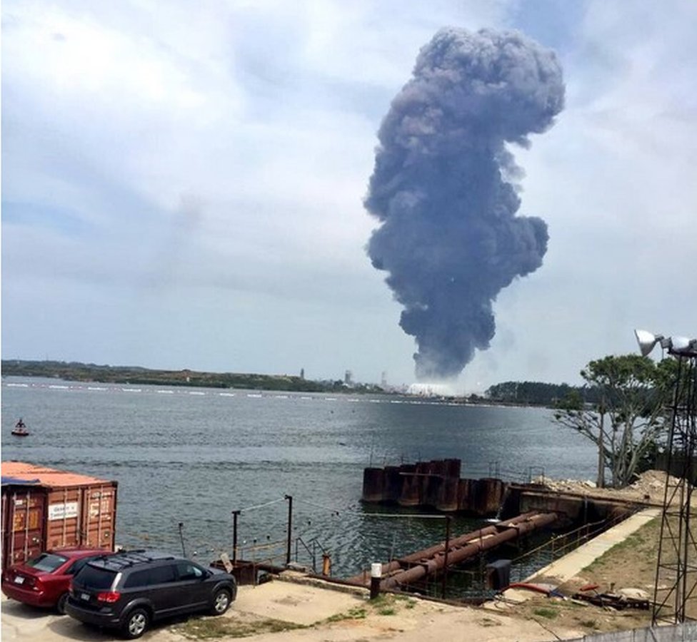 Mexico explosion Three dead in Veracruz oil plant BBC News