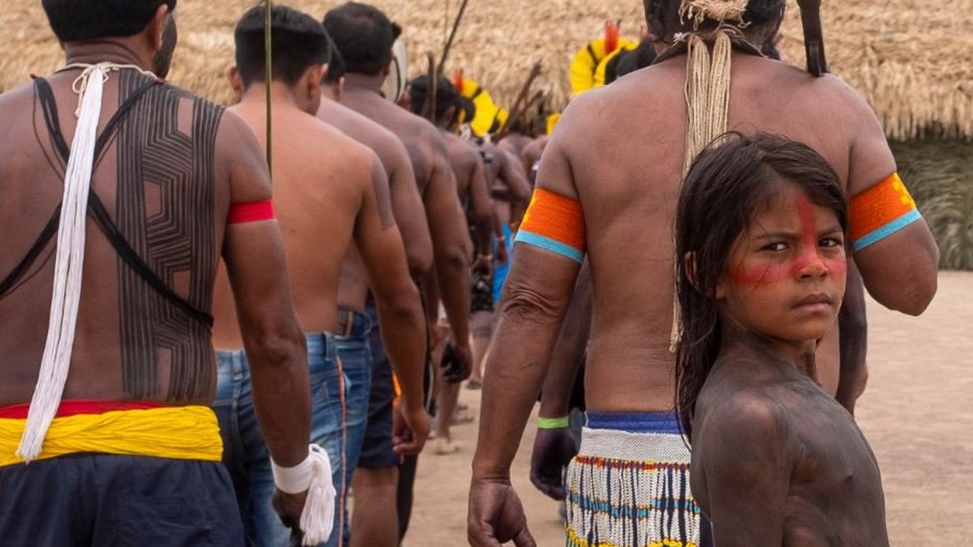 Índios de todas as tribos se unem em abraço à Represa do