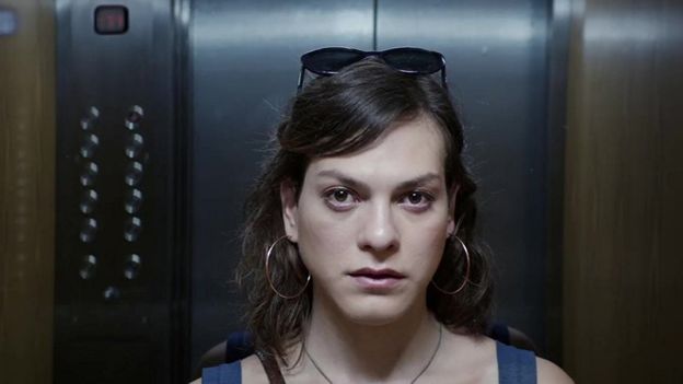 Daniela Vega como Marina en una escena de 