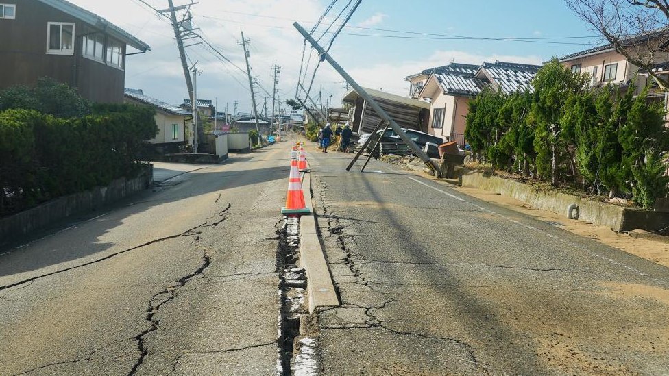 石川県の死者213人に、安否不明は37人 能登半島地震 - BBCニュース