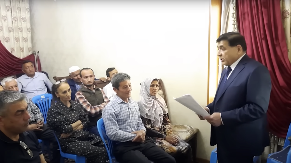 Erlari haqida xotinlar porno video