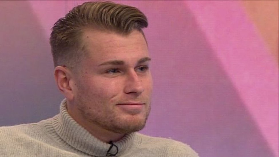 Yashirin kamera pornosi, siyayotgan ayollar