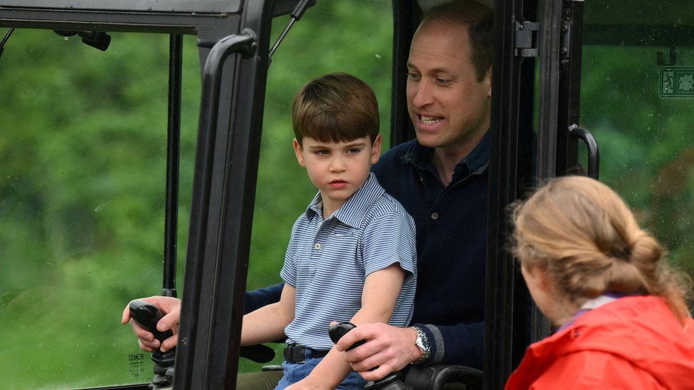 Prince Louis on a digger joins volunteering efforts