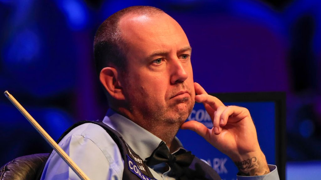 Mark Williams says World Snooker treatment of family 'pathetic'
