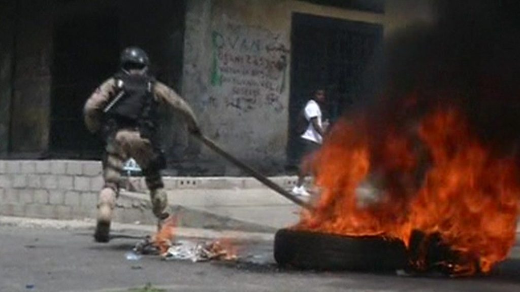 Haiti protests: Violent clashes in Port-au-Prince