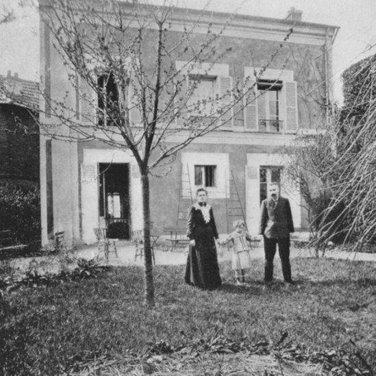 Pierre y Marie Curie con su hija Irene