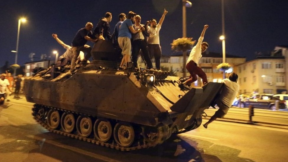 Turkey failed coup: Officers 'seeking Nato asylum'